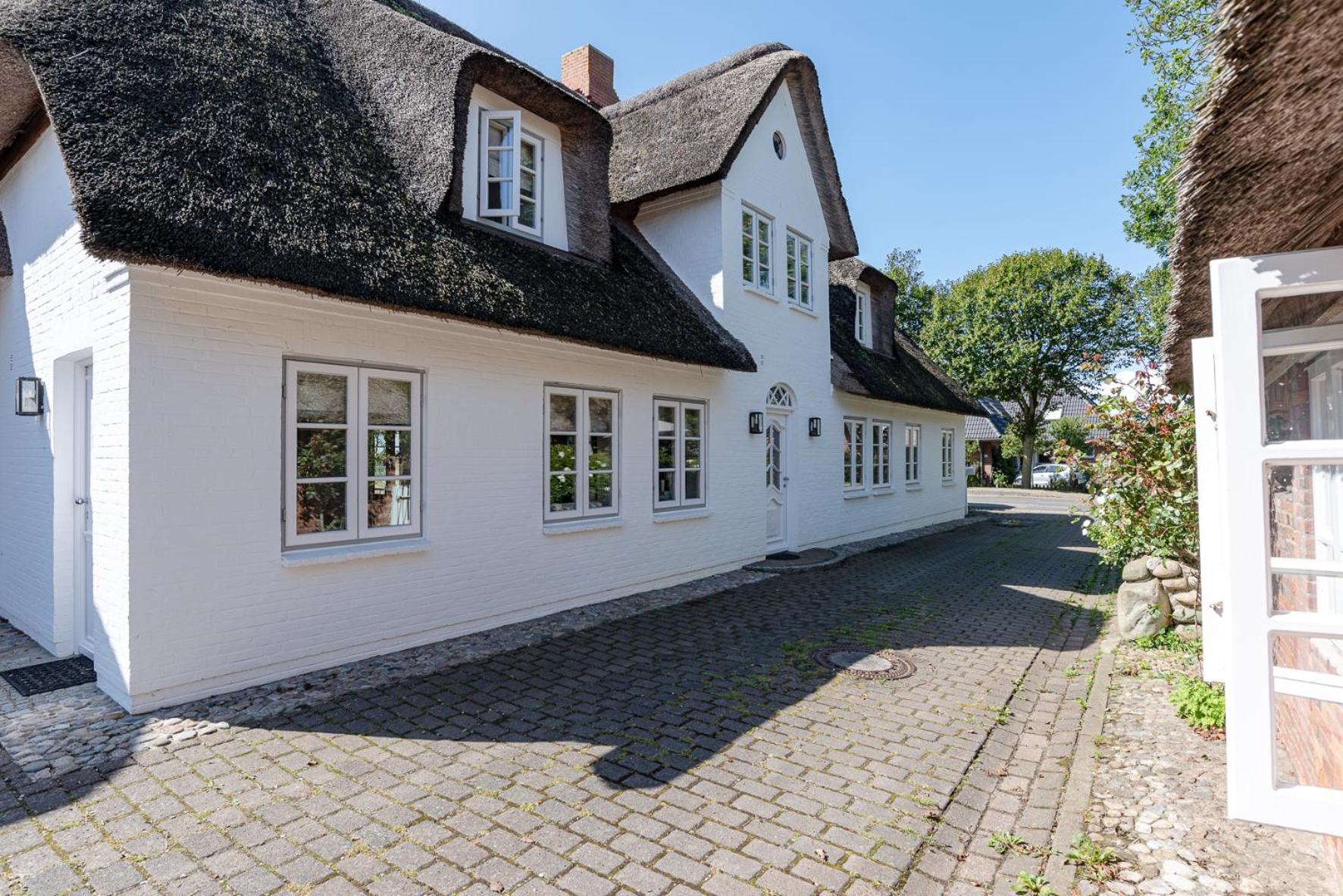 Kapitaenshaus Ost Villa Oldsum Bagian luar foto